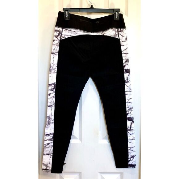 FITWEAR FASHION - NWT- L Sz 8 Black & Marbled Leggings. Super Soft & Sculpting - Picture 13 of 15